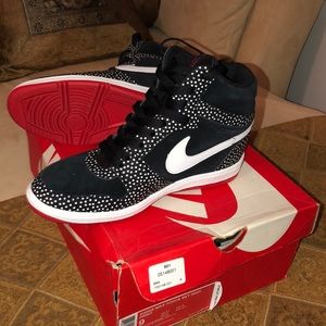 Women's Nike Force Sky High shoes Size 9